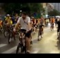 Гонщик въехал в толпу велосипедистов: 40 пострадавших (видео)