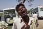 В Индии в результате столкновения автобуса с поездом погибли более 30 человек