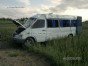 На Днепропетровщине перевернулся микроавтобус Mercedes Sptinter: травмировано восемь человек