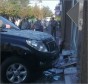 В центре Киева женщина на авто влетела в витрину магазина(фото, видео)