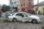 В Мариуполе столкнулись Mercedes и Daewoo. Пострадал мужчина (фото)