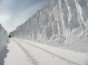 Снег парализовал дороги 6 областей Украины