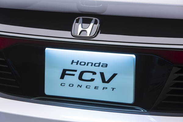   Honda FCV       2015